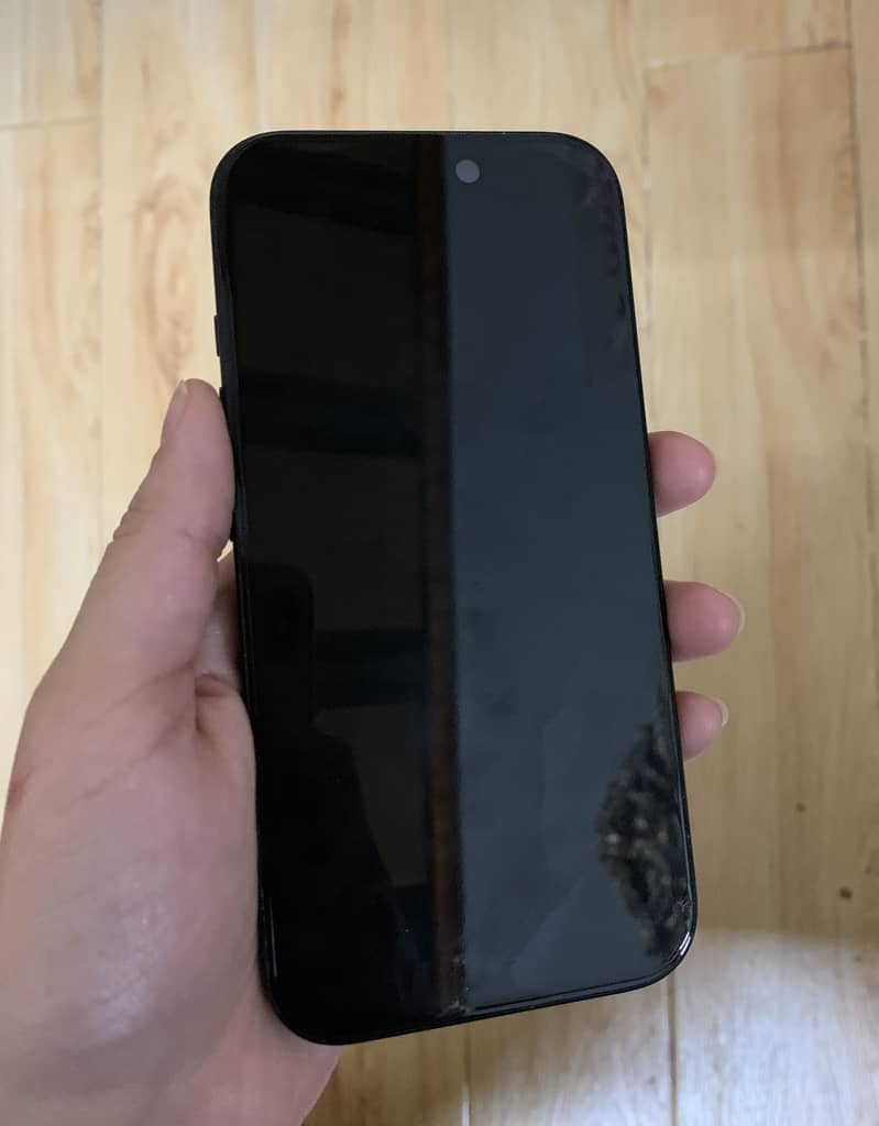 Apple iPhone 16 6