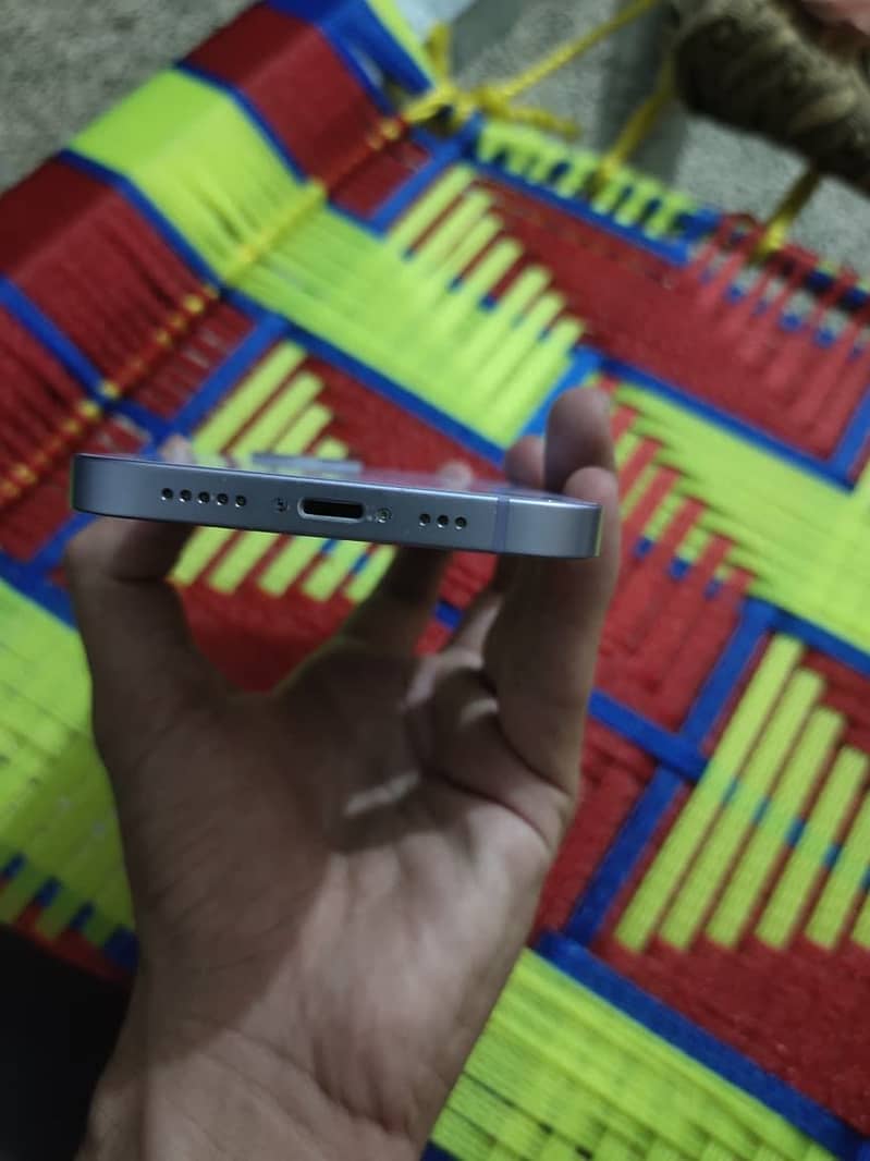 Apple iPhone 12 3