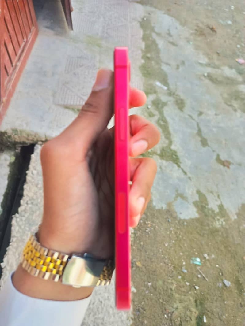 Apple iPhone 12 4