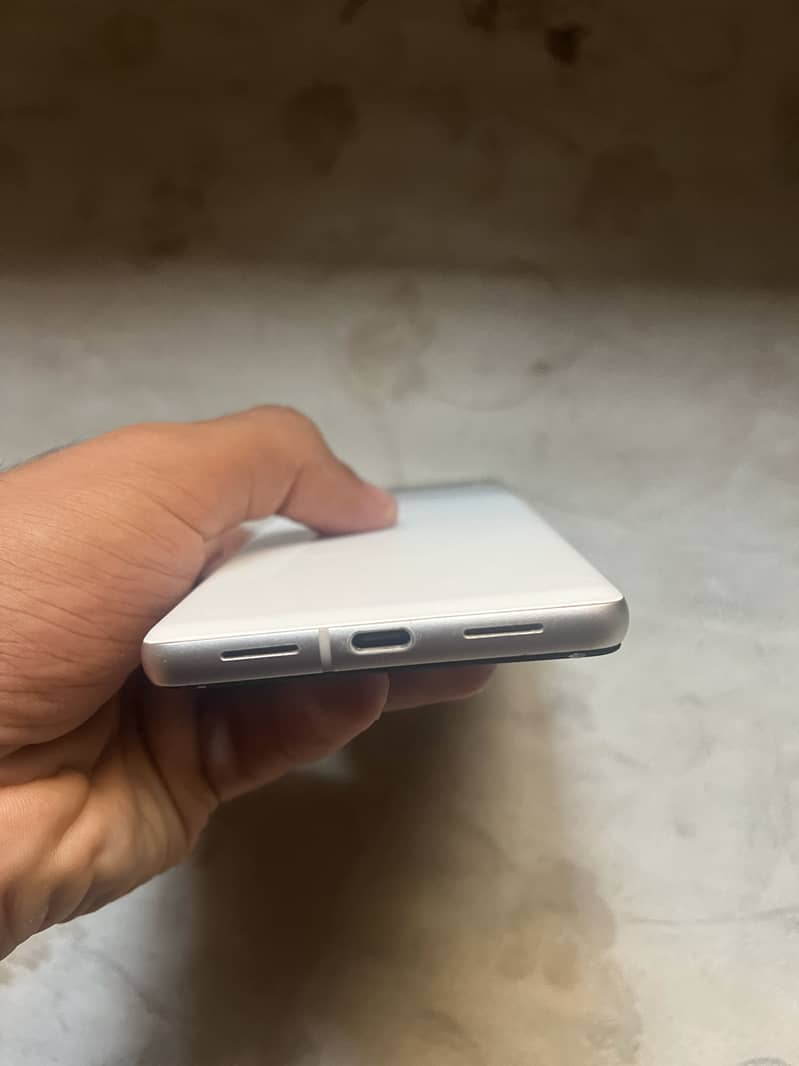 Google Pixel 7 4