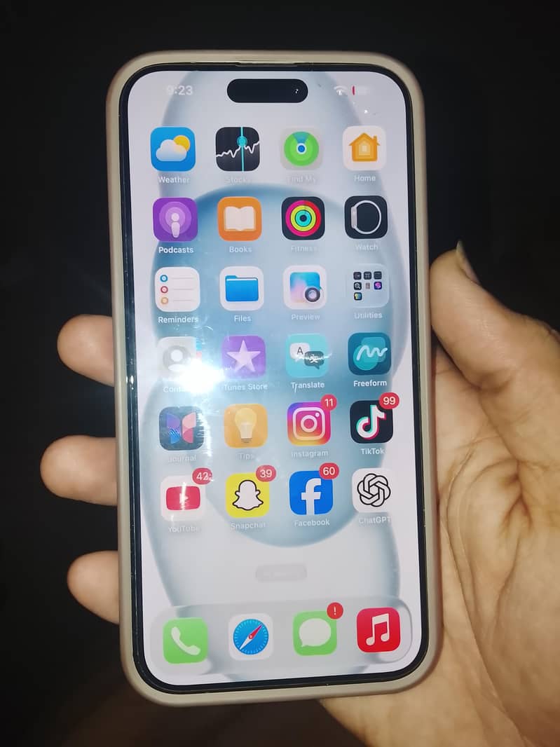Apple iPhone 15 plus 2