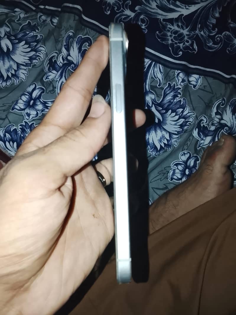 Apple iPhone 15 plus 5