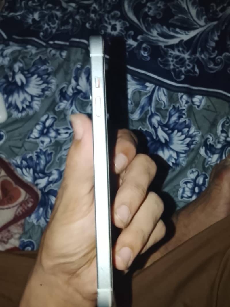 Apple iPhone 15 plus 7