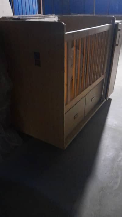 new wooden cot for sale in a very new condition. koi issue ni hai