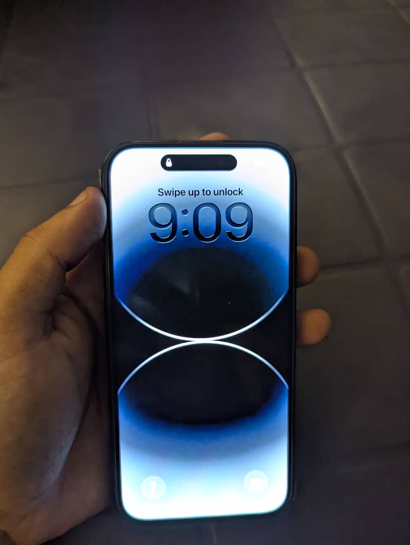 Apple iPhone 16 1