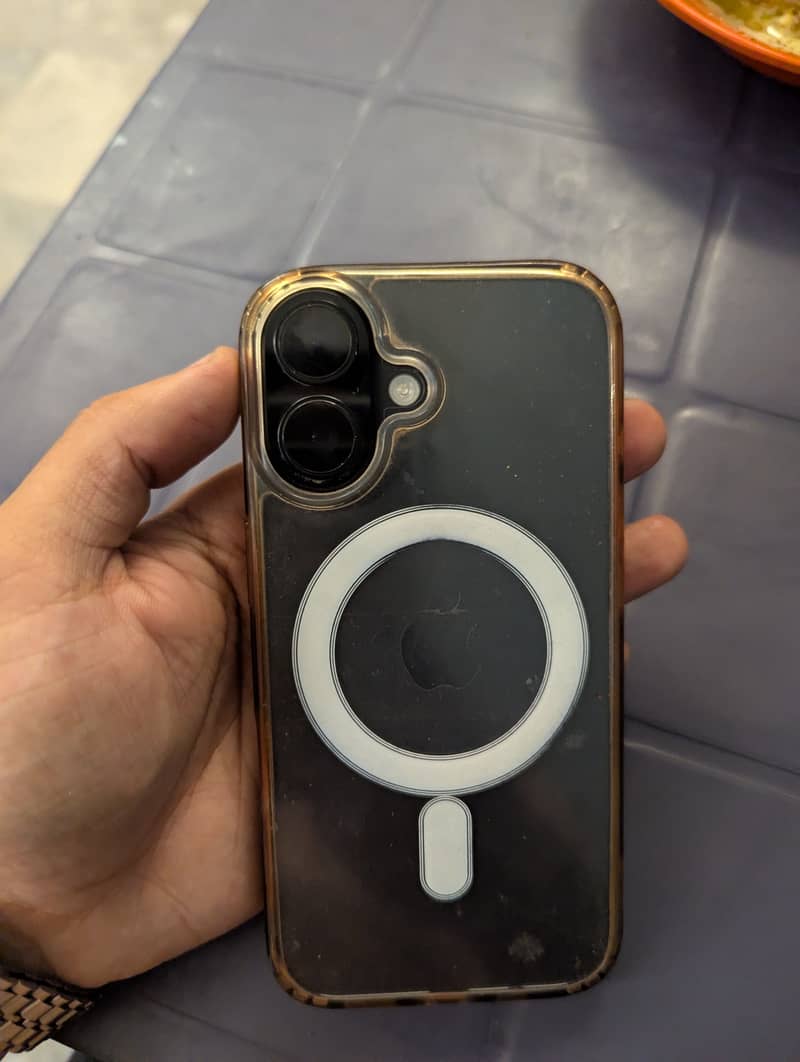 Apple iPhone 16 2