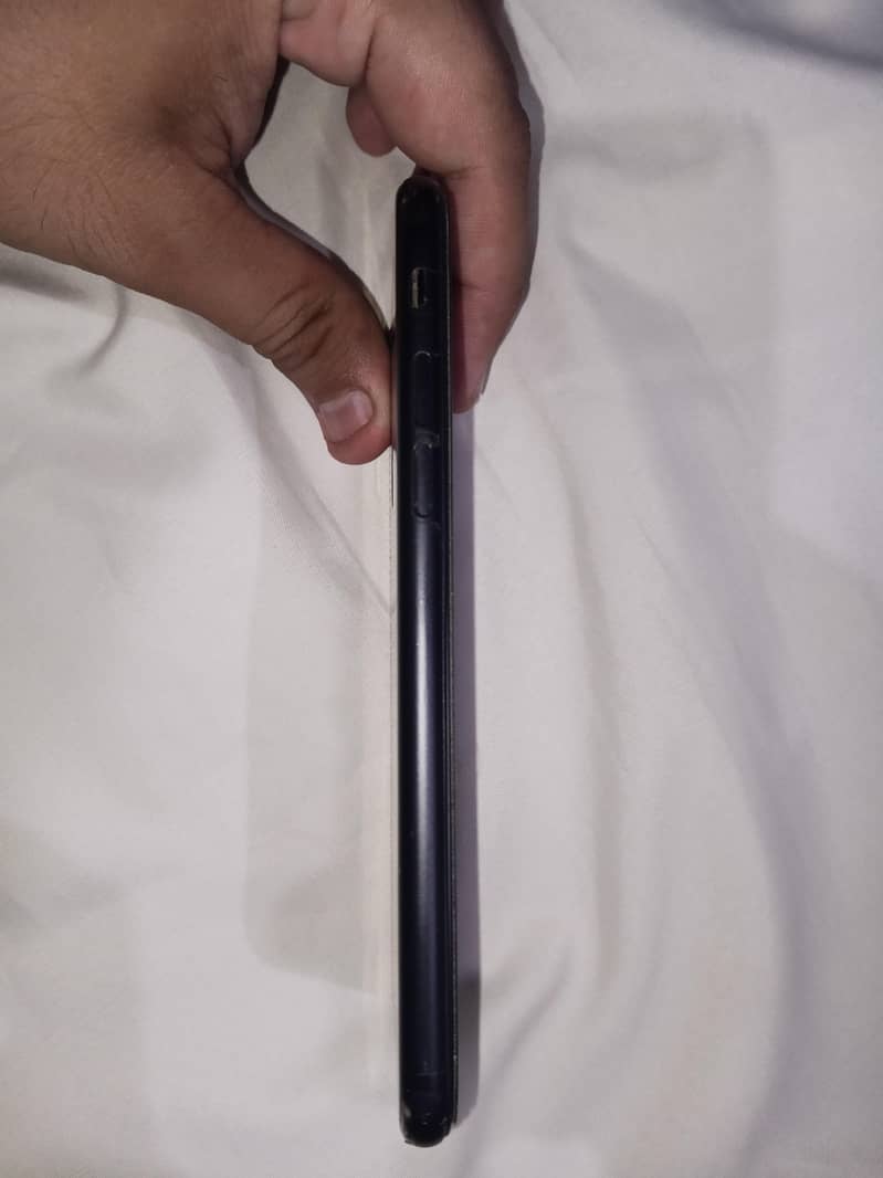 Apple iPhone 7 2
