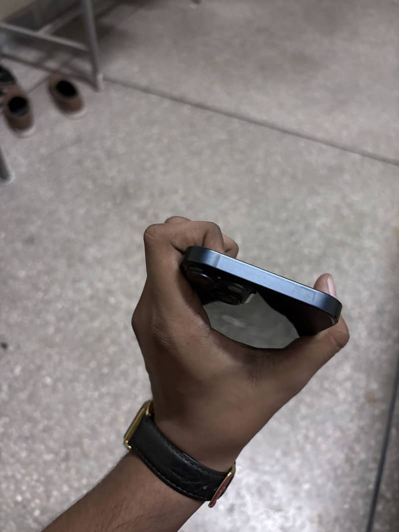 Apple iPhone 14 5