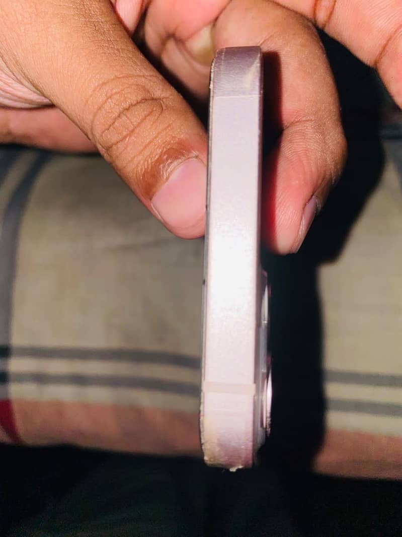 Apple iPhone 13 9