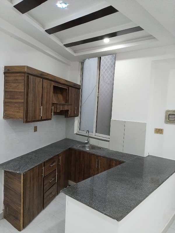 Ist Floor Cornor Flat 4