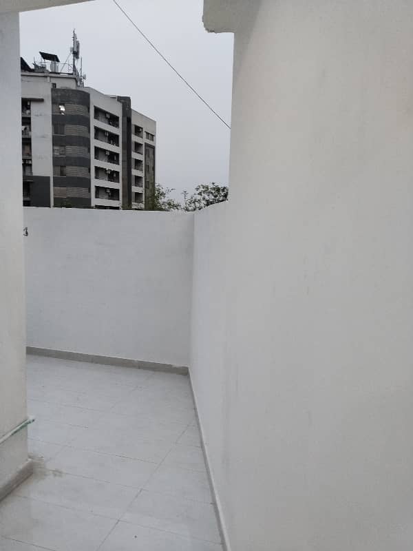 Ist Floor Cornor Flat 9