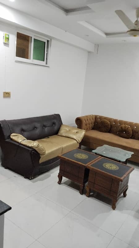 Ist Floor Cornor Flat 11
