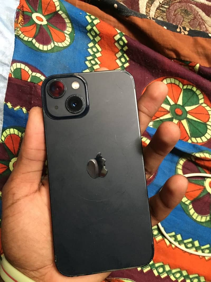 Apple iPhone 13 1