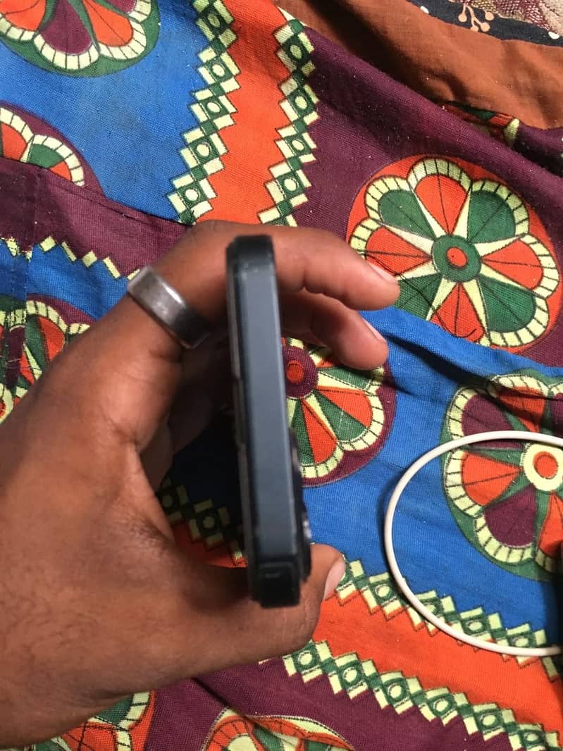 Apple iPhone 13 3