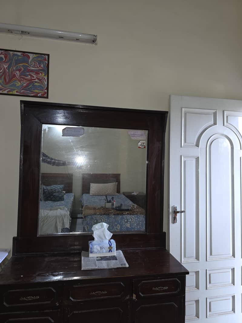 Dressing Table 0