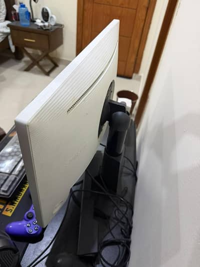 Samsung 2K LED borderless