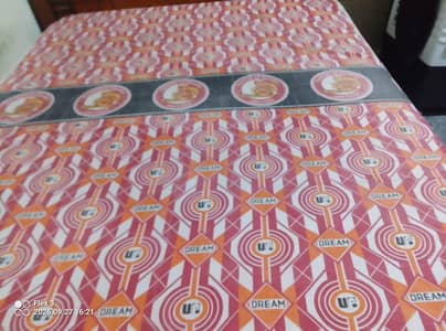 queen size matters good condition 9/10 only 5 months used