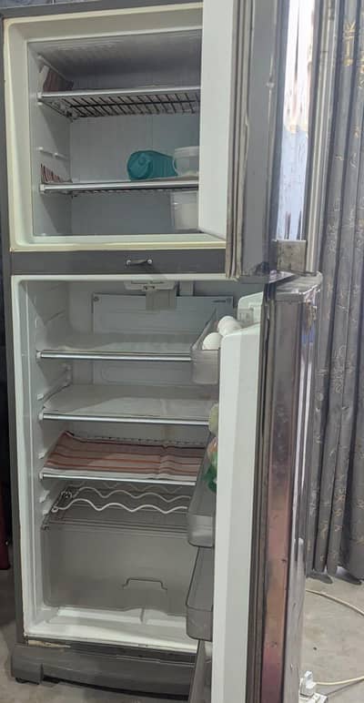 Dawlance refrigerator big size
