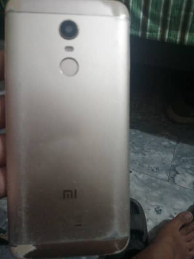 Xiaomi Redmi 5 Plus screen dot hai  urgent sale