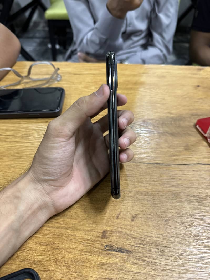 Apple iPhone 11 Pro 3