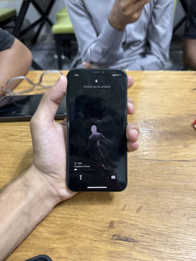 Apple iPhone 11 Pro 6