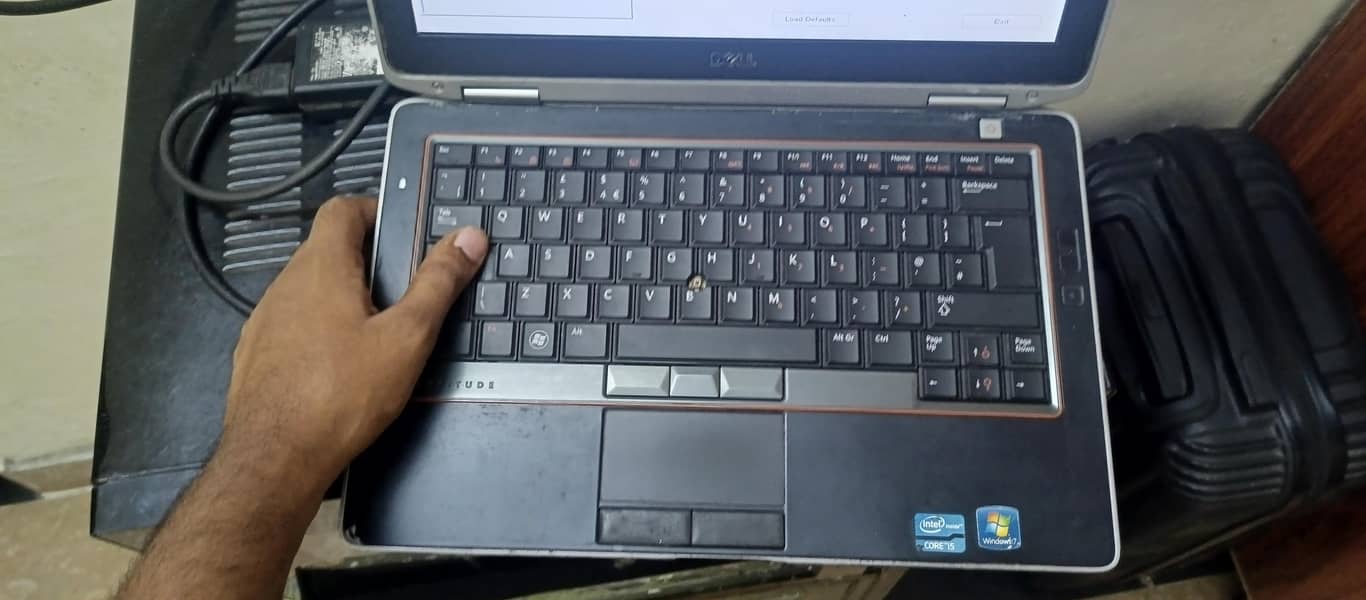 Dell latitude E6320 1
