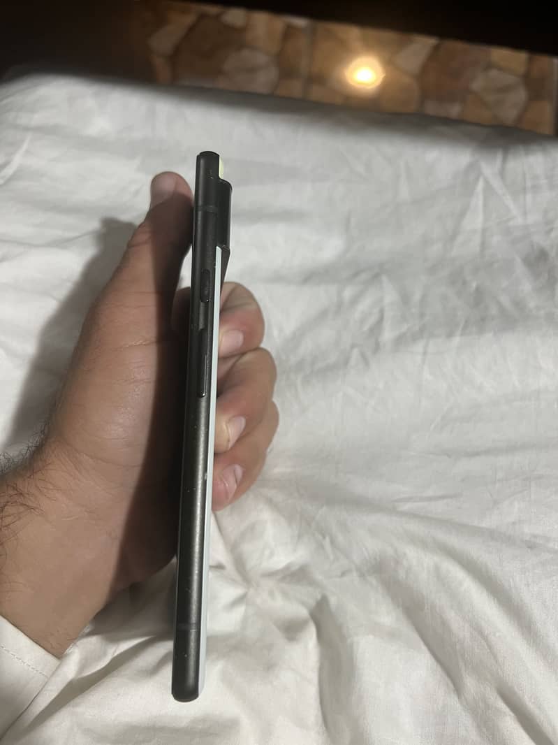 Google Pixel 6 panel broken 1