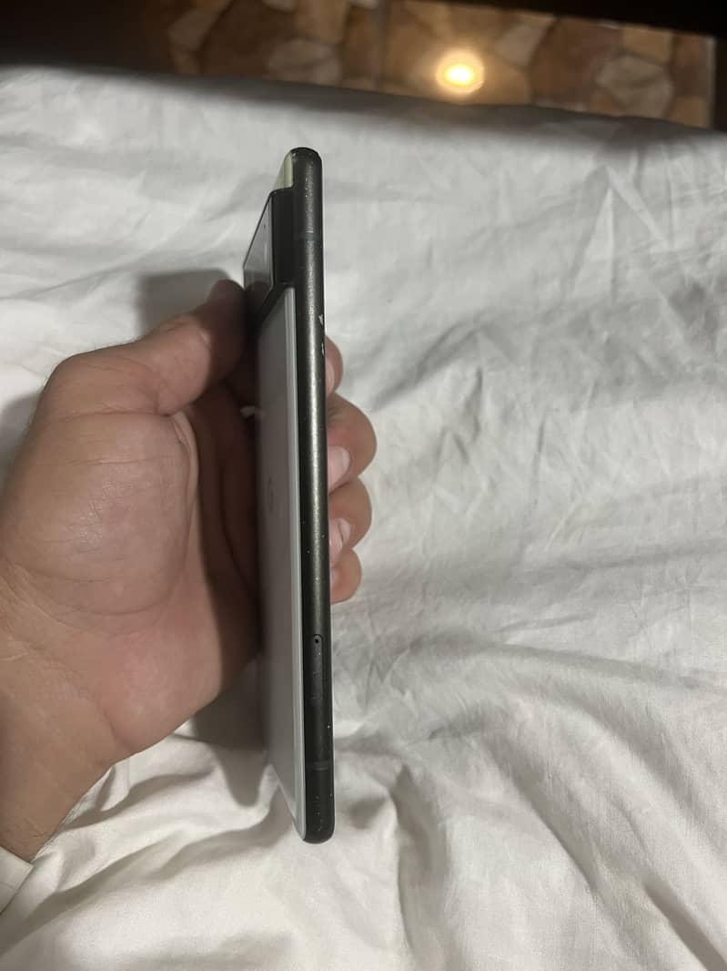 Google Pixel 6 panel broken 3