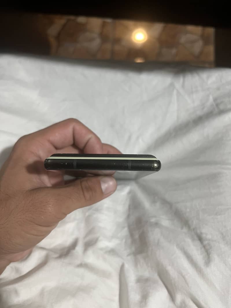 Google Pixel 6 panel broken 4