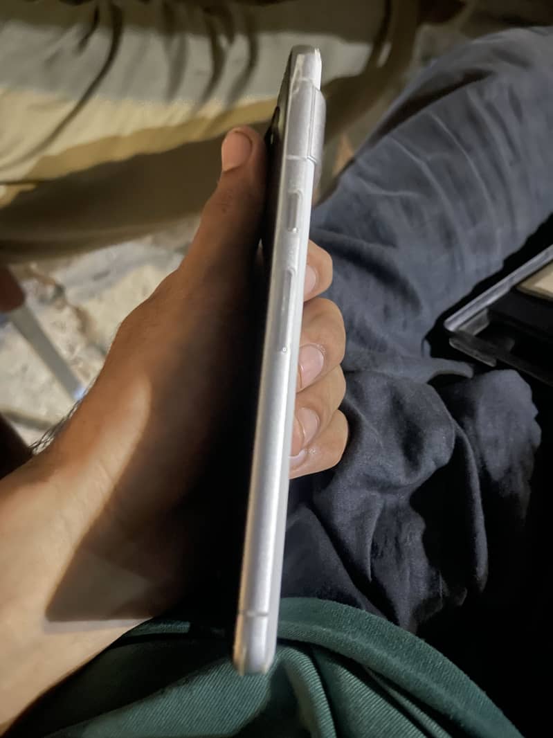 Google Pixel 7 4