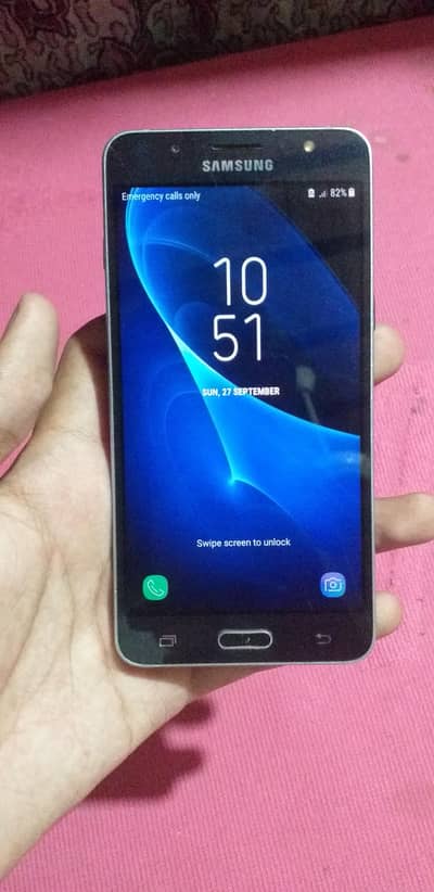 Samsung Mobile J5