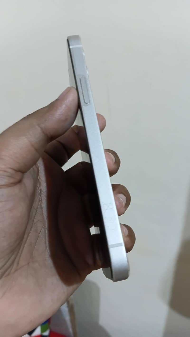 Apple iPhone 12 1