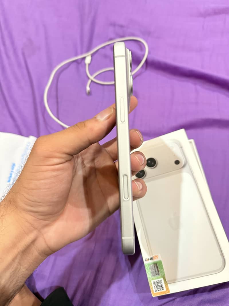 IPHONE 17 pro max 6