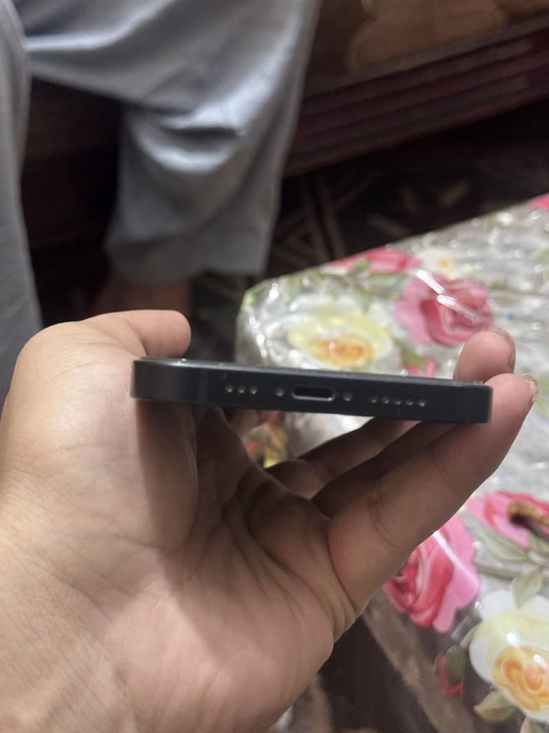 Apple iPhone 13 1