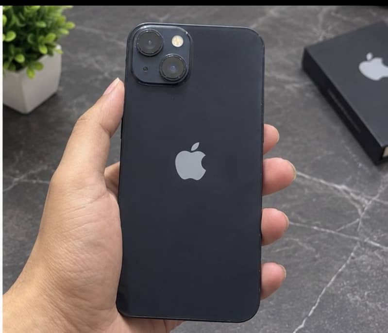 Apple iPhone 13 0