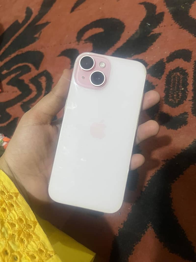 Apple iPhone 15 4