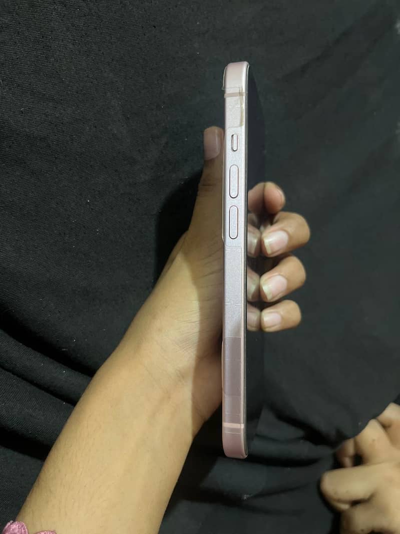 Apple iPhone 15 5