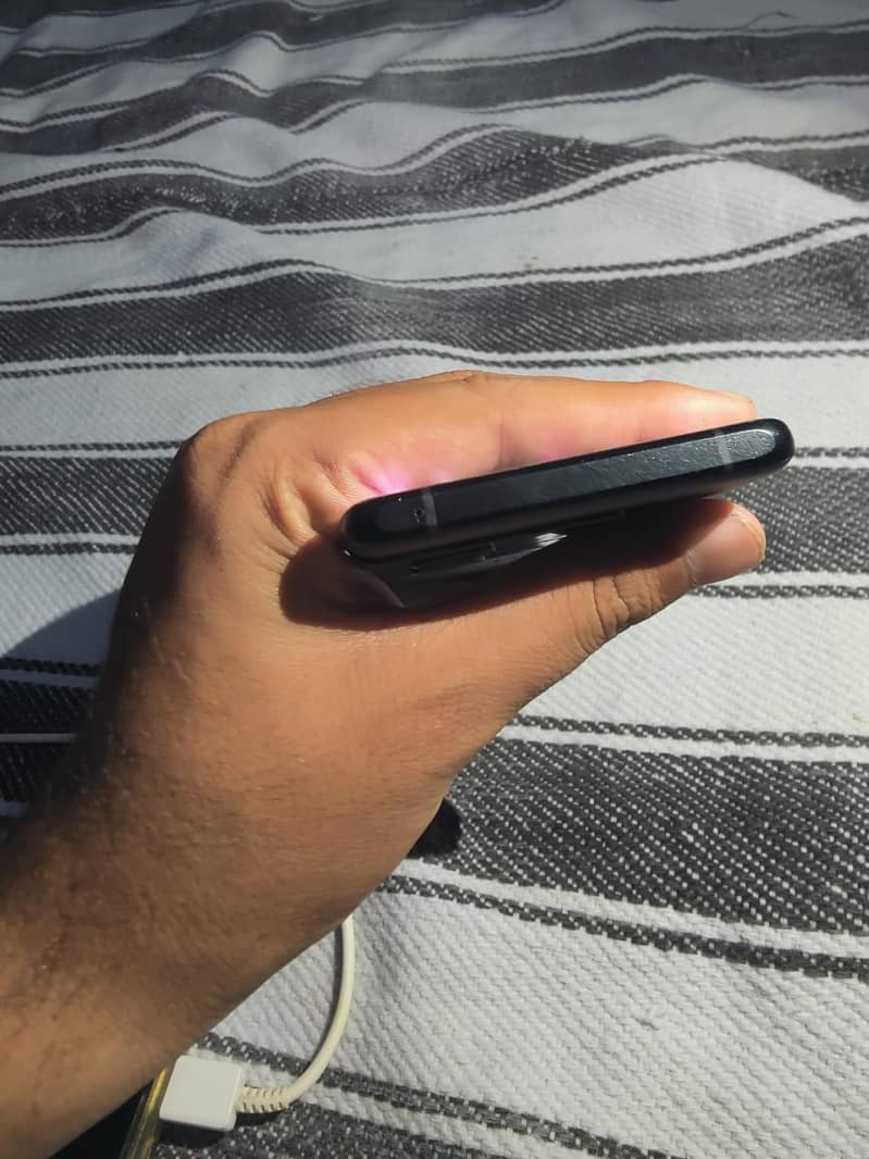 One Plus 10 Pro 4