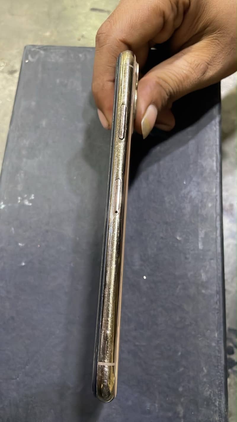 Apple iPhone 11 Pro Max 1