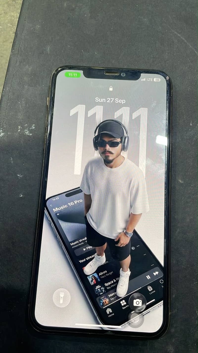 Apple iPhone 11 Pro Max 4