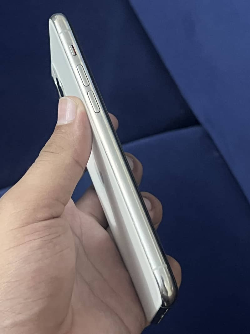 Apple iPhone 11 Pro 5