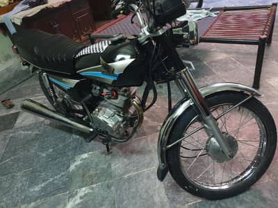 for sale honda 125 model 2001 very good condition  sam like new