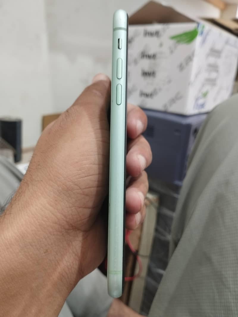 iPhone 11 2