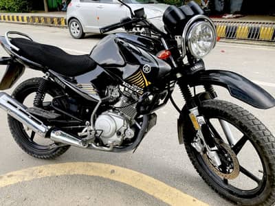 2024/ 25 YBR G Glossy Black | Just 13500 KM | 1st Owner| Total Geniun