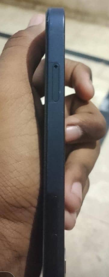 Apple iPhone 13 4