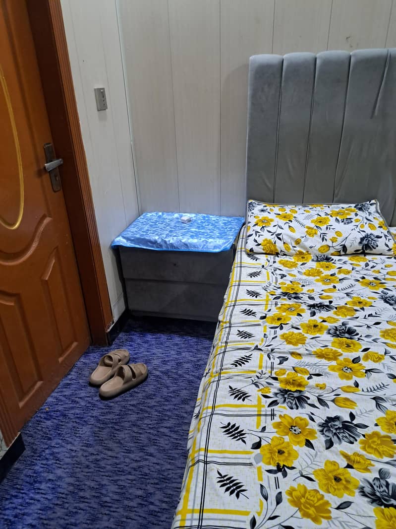 double bed side table with miror 0