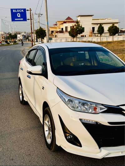 Toyota Yaris Sedan ATIV X 1.5 (Top of the line)