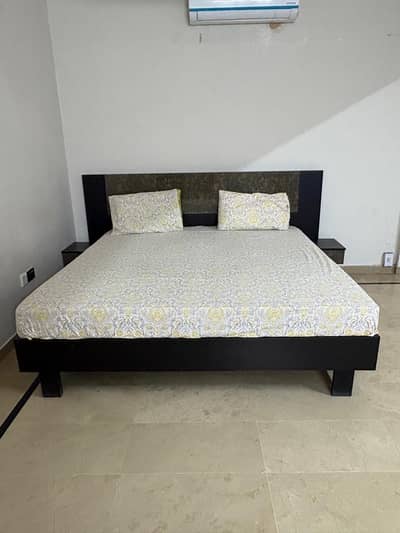 Bed with attached side tables & dressing table