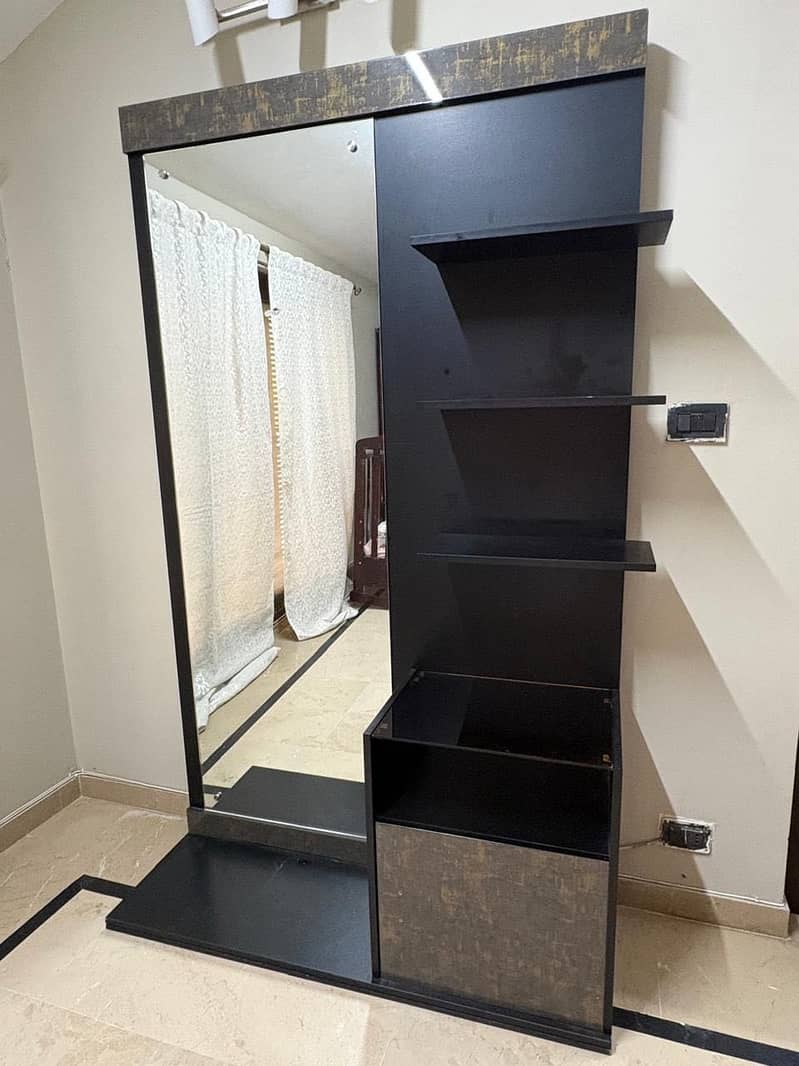 Bed with attached side tables & dressing table 1