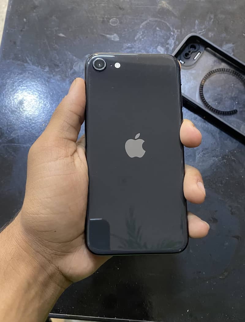 Apple iPhone SE 3